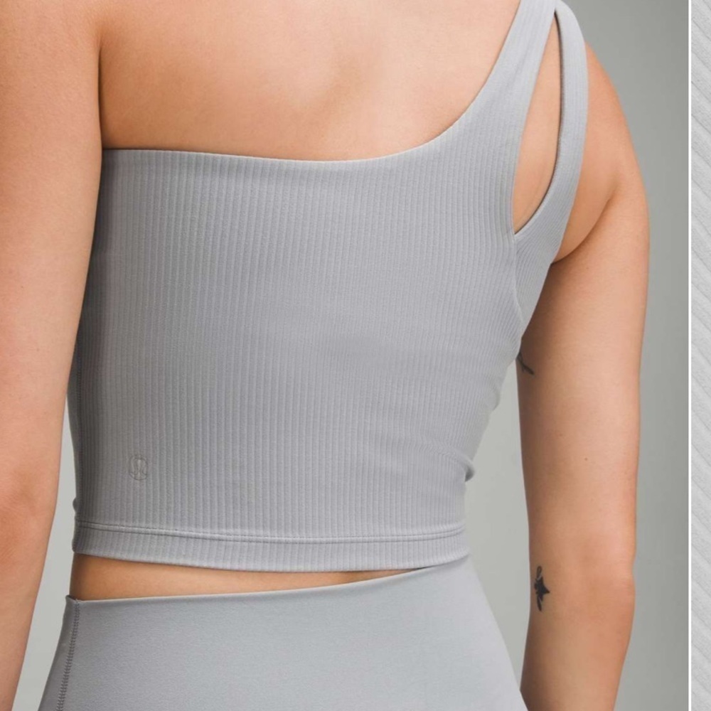 Lululemon yoga tank top - Picture 4 of 6
